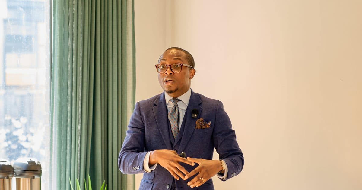 Davies Okeowo presenting at a PitchHub workshop